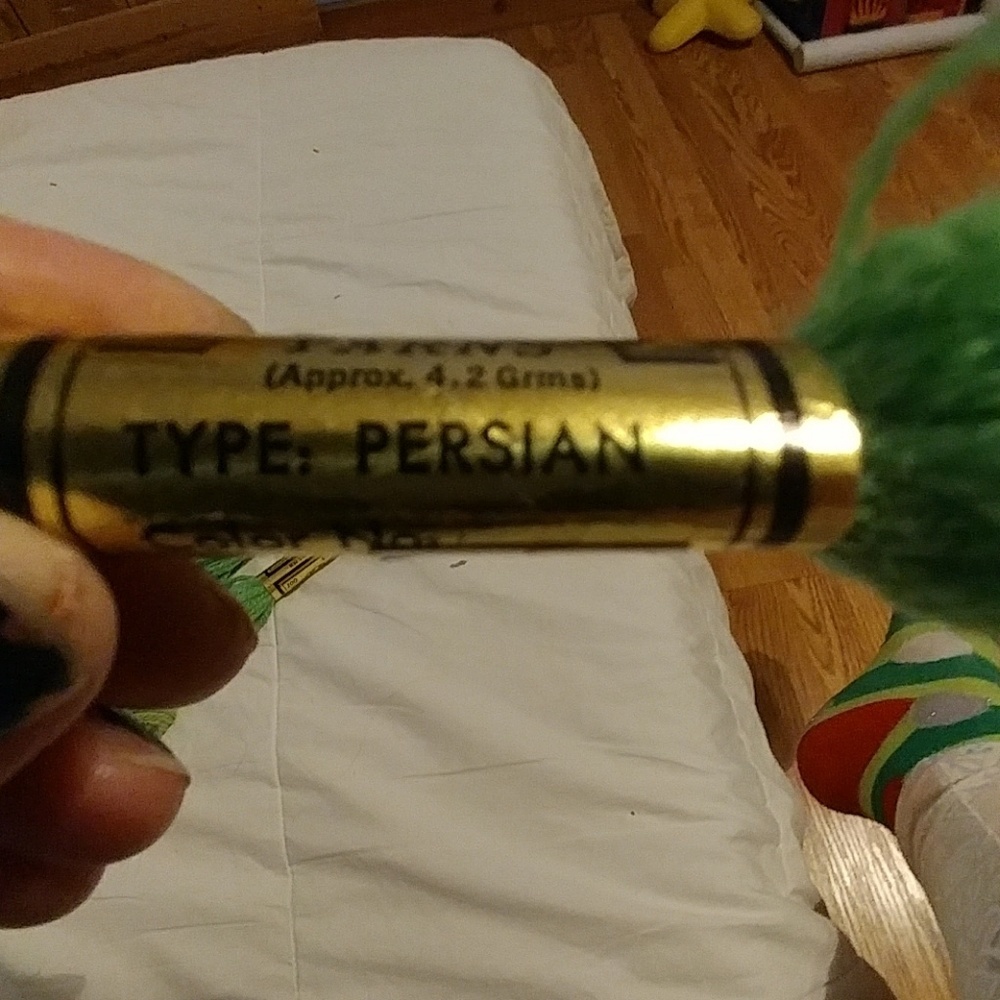 131 Quality Persian wool yarn DIY fashion supplies - Picture 2 of 2